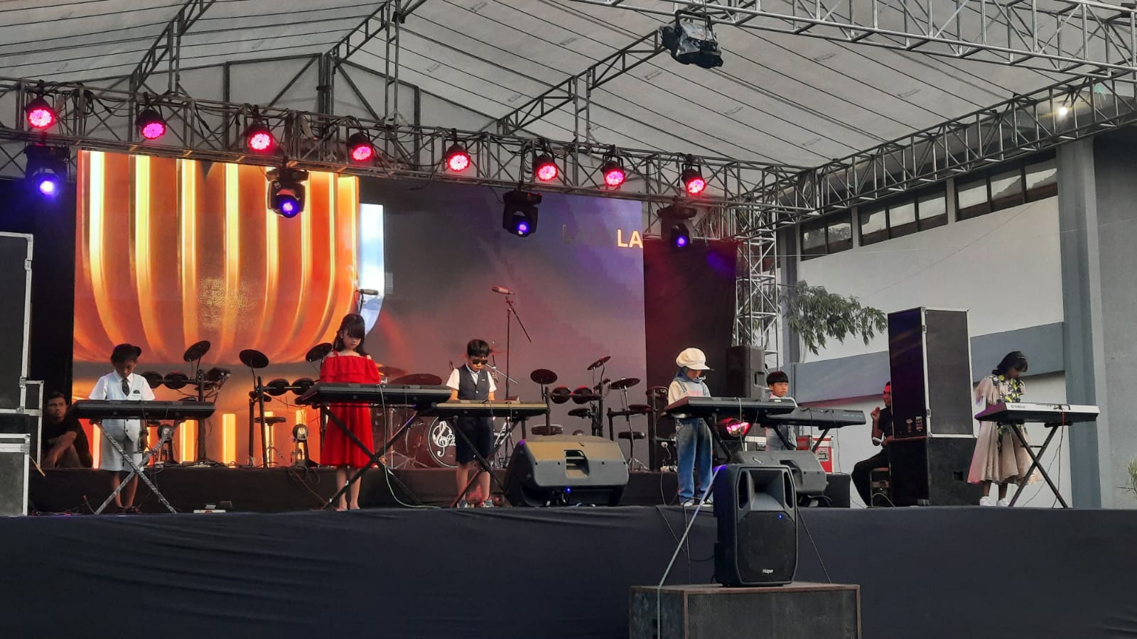 Murid PH Music School Tampil Solo dan Kolaborasi